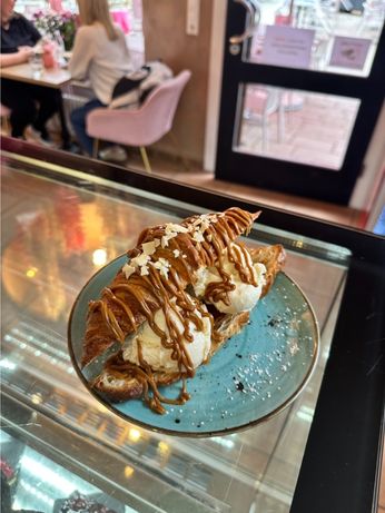 Croissant Spezialitäten im Niki's Café Offenburg auf dem Marktplatz